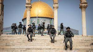 Hundreds of Israeli settlers storm Al-Aqsa Mosque