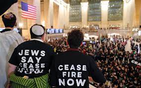 200 held as Jewish group shuts NYC's Grand Central calling for Gaza  ceasefire | The Times of Israel