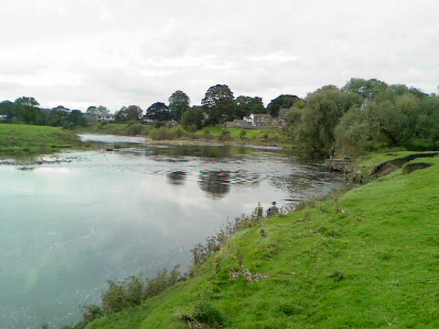 River_Ribble,_Ribchester_-_geograph.org.uk_-_1001196.jpg